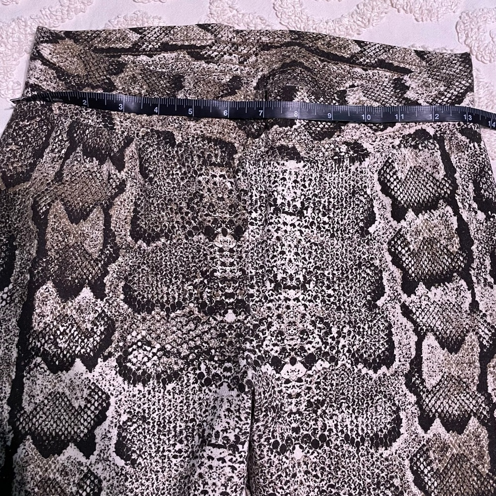 Snakeskin Pattern Thick Leggings small - Picture 4 of 6
